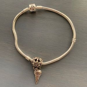 🎅🏻HOLIDAY SALE🎄Ice cream charm